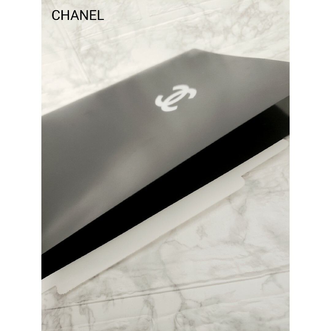 CHANEL(シャネル)のシャネル　CHANEL　A4　クリアファイル　限定品　黒 インテリア/住まい/日用品の文房具(ノート/メモ帳/ふせん)の商品写真