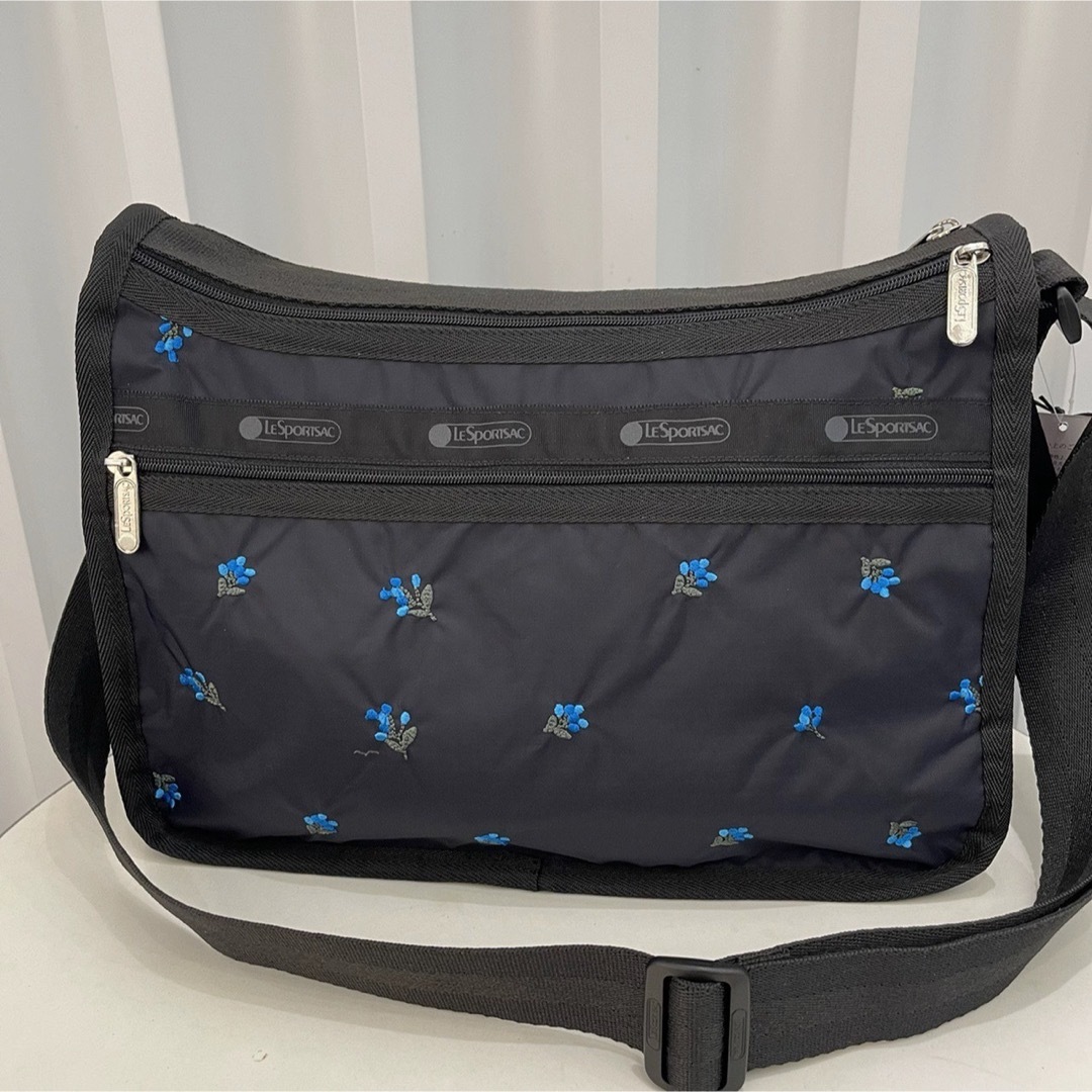 LeSportsac(レスポートサック)の【新品】レスポートサック  ベイベリーフィールド　ショルダーバッグ　ポーチ付き レディースのバッグ(ショルダーバッグ)の商品写真