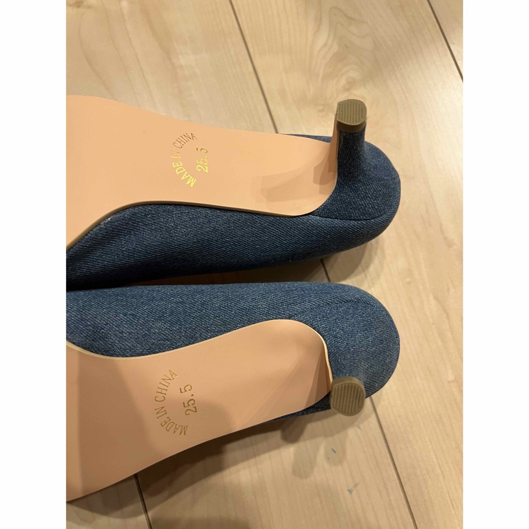 デニム生地風　ブルー　パンプス　25.5 レディースの靴/シューズ(ハイヒール/パンプス)の商品写真