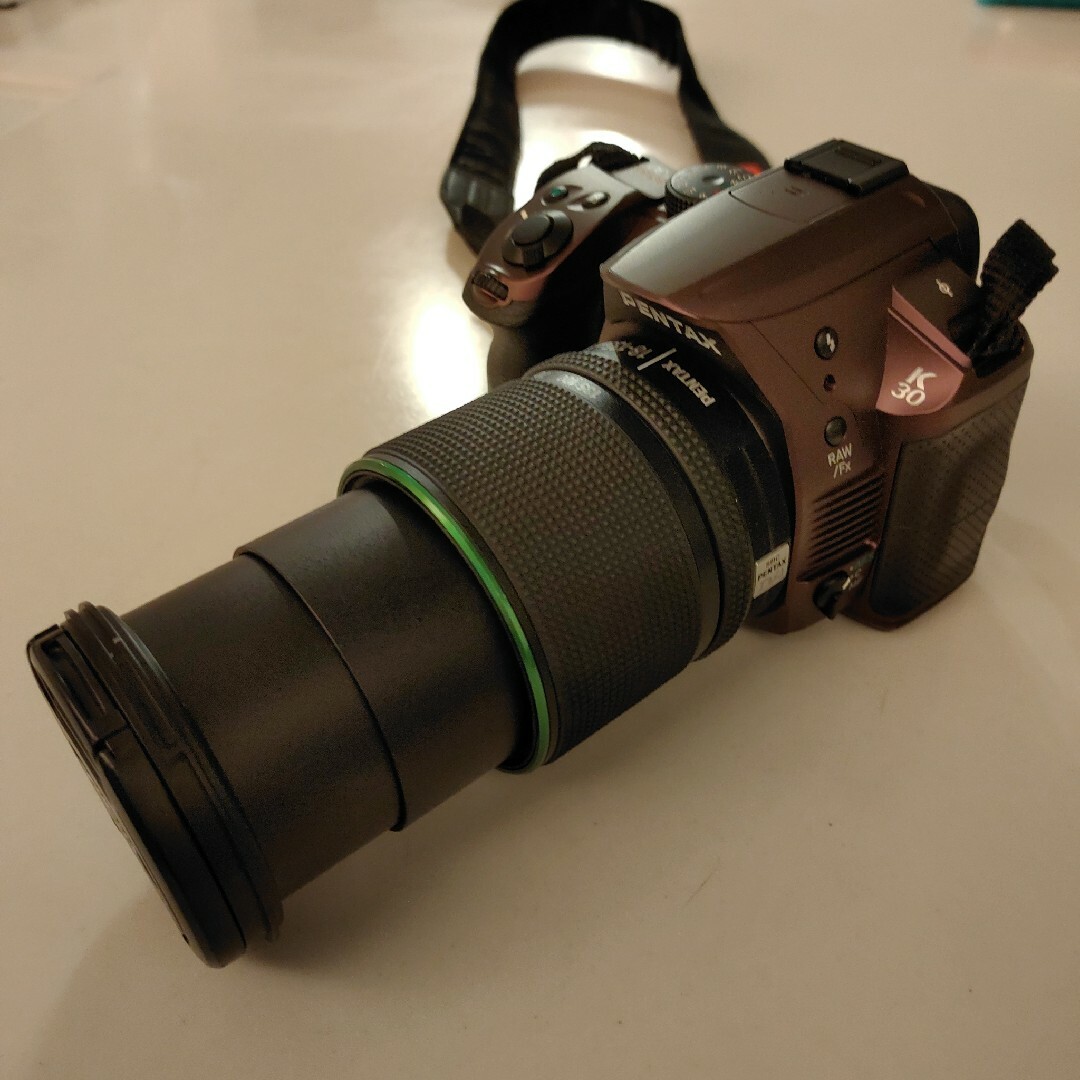 PENTAX(ペンタックス)の【受注生産色】一眼レフデジカメ PENTAX K-30 18-135レンズキット スマホ/家電/カメラのカメラ(デジタル一眼)の商品写真