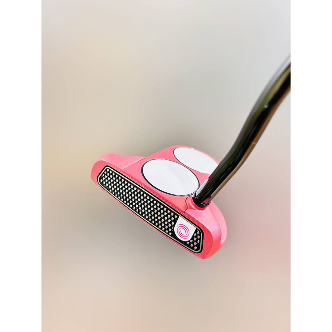 Callaway(キャロウェイ)の希少　美品 ODYSSEY オデッセイ　パター O WORKS PINK 34  スポーツ/アウトドアのゴルフ(クラブ)の商品写真