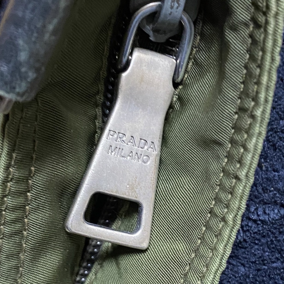 PRADA(プラダ)のPRADAショルダーバッグプラダメッセンジャーバッグ レディースのバッグ(ショルダーバッグ)の商品写真