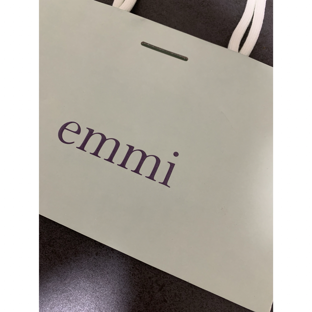 emmi(エミ)の【emmi】ショップ袋　ショッパー　紙袋 レディースのバッグ(ショップ袋)の商品写真