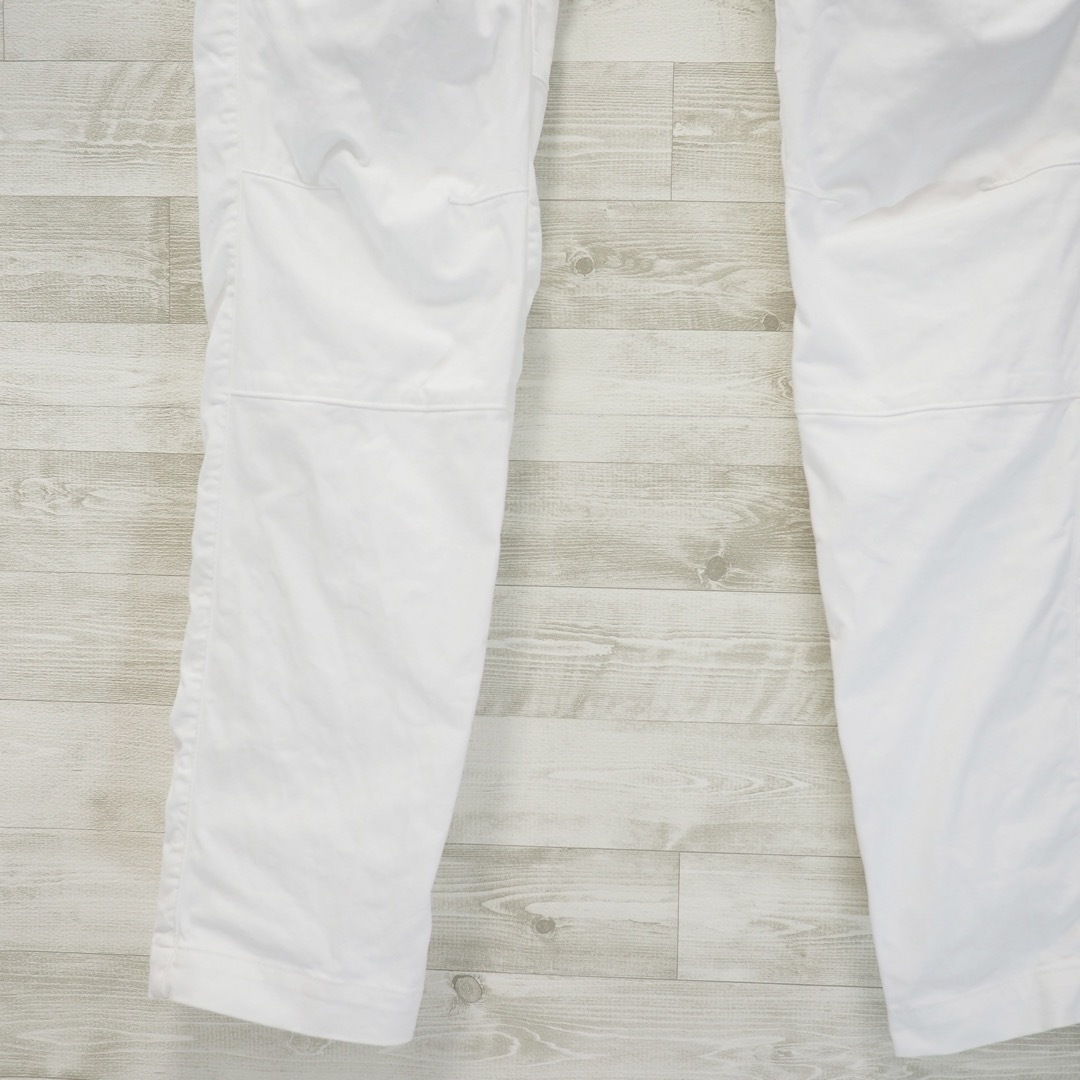 C.P. Company(シーピーカンパニー)のC.P. COMPANY 23AW Ergonomic Cargo-Wht/48 メンズのパンツ(ワークパンツ/カーゴパンツ)の商品写真