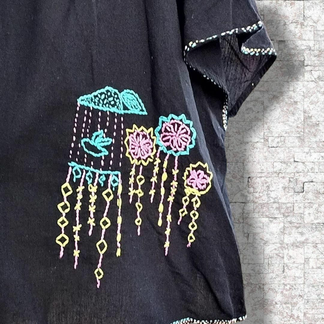 titicaca(チチカカ)のチチカカ TITICACA カットソー 綿100％ インド綿 刺繍 Vネック レディースのトップス(カットソー(半袖/袖なし))の商品写真