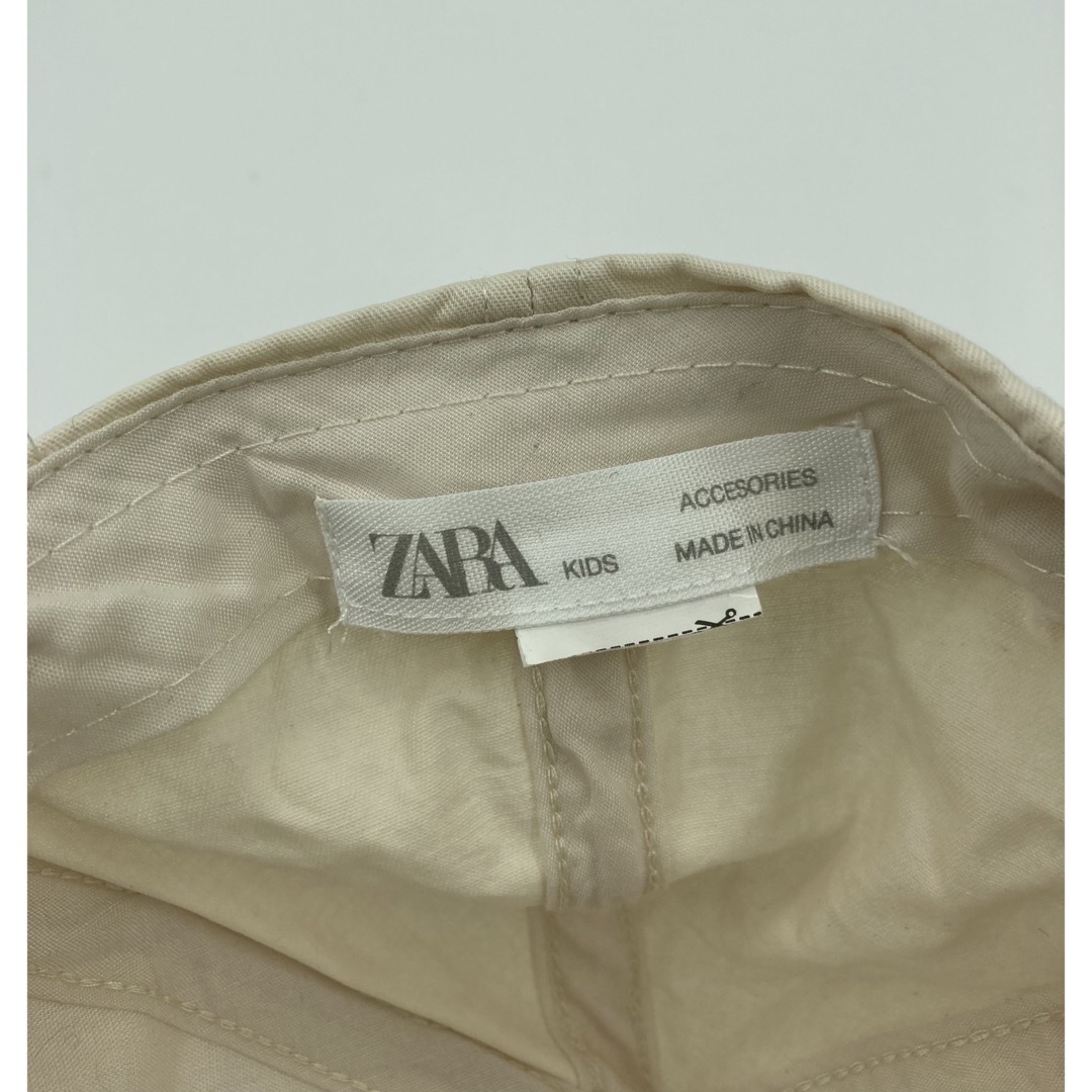 ZARA KIDS(ザラキッズ)のZARA KIDS ザラキッズ キャップ F キッズ/ベビー/マタニティのこども用ファッション小物(帽子)の商品写真