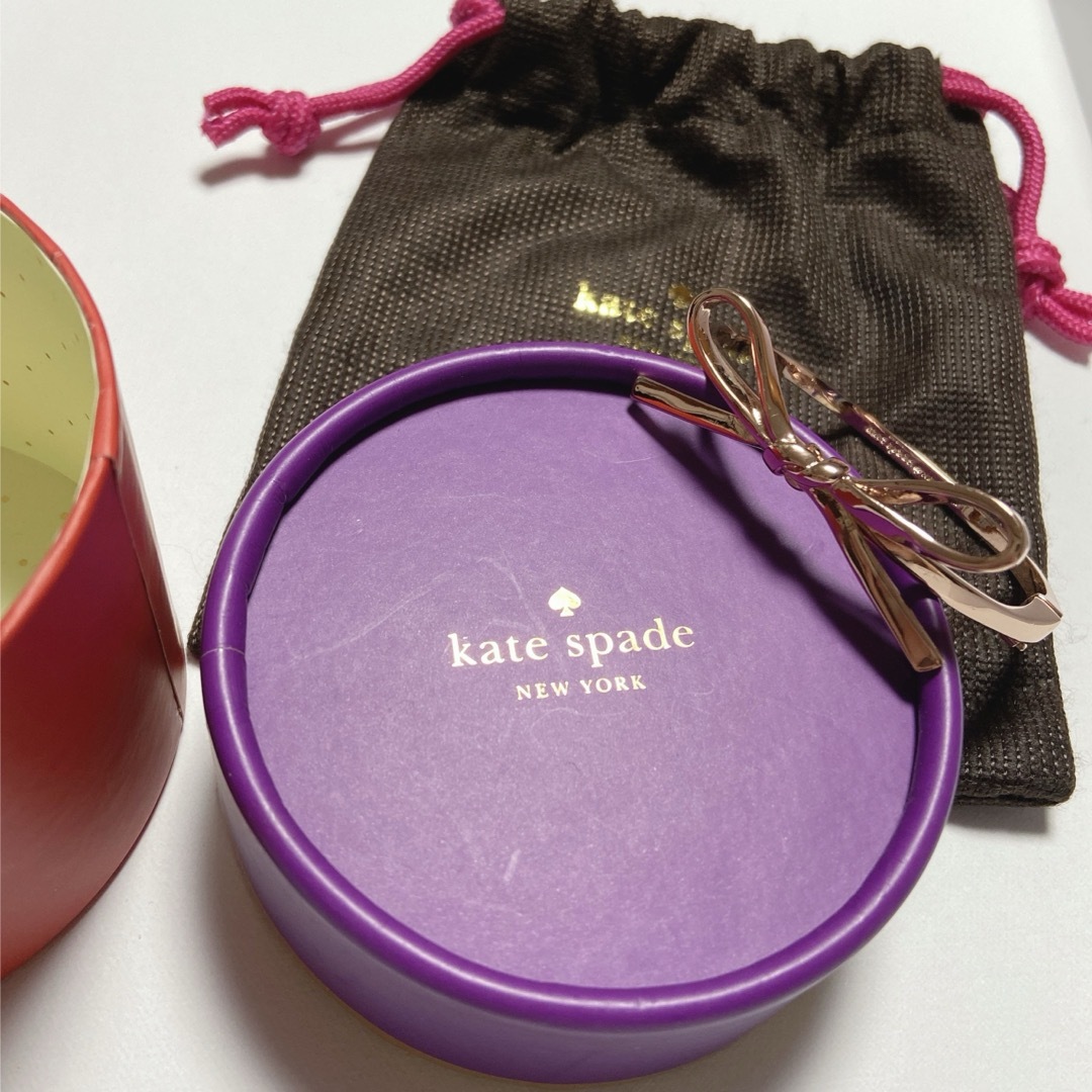 kate spade new york(ケイトスペードニューヨーク)の美品♡kate spade リボンバングル　ブレスレット　ローズピンク レディースのアクセサリー(ブレスレット/バングル)の商品写真