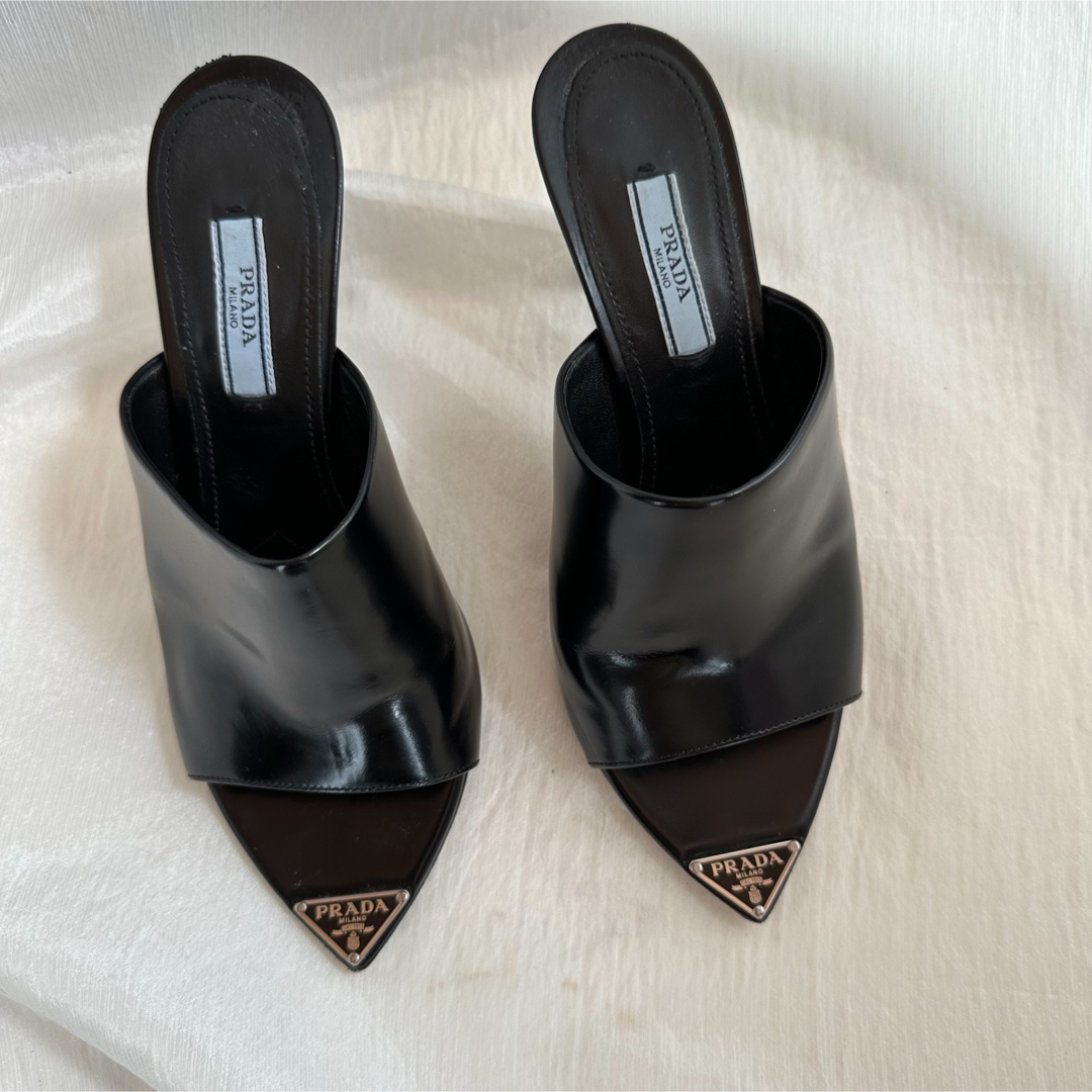 PRADA(プラダ)のプラダロゴサンダルミュール　ミ レディースの靴/シューズ(サンダル)の商品写真