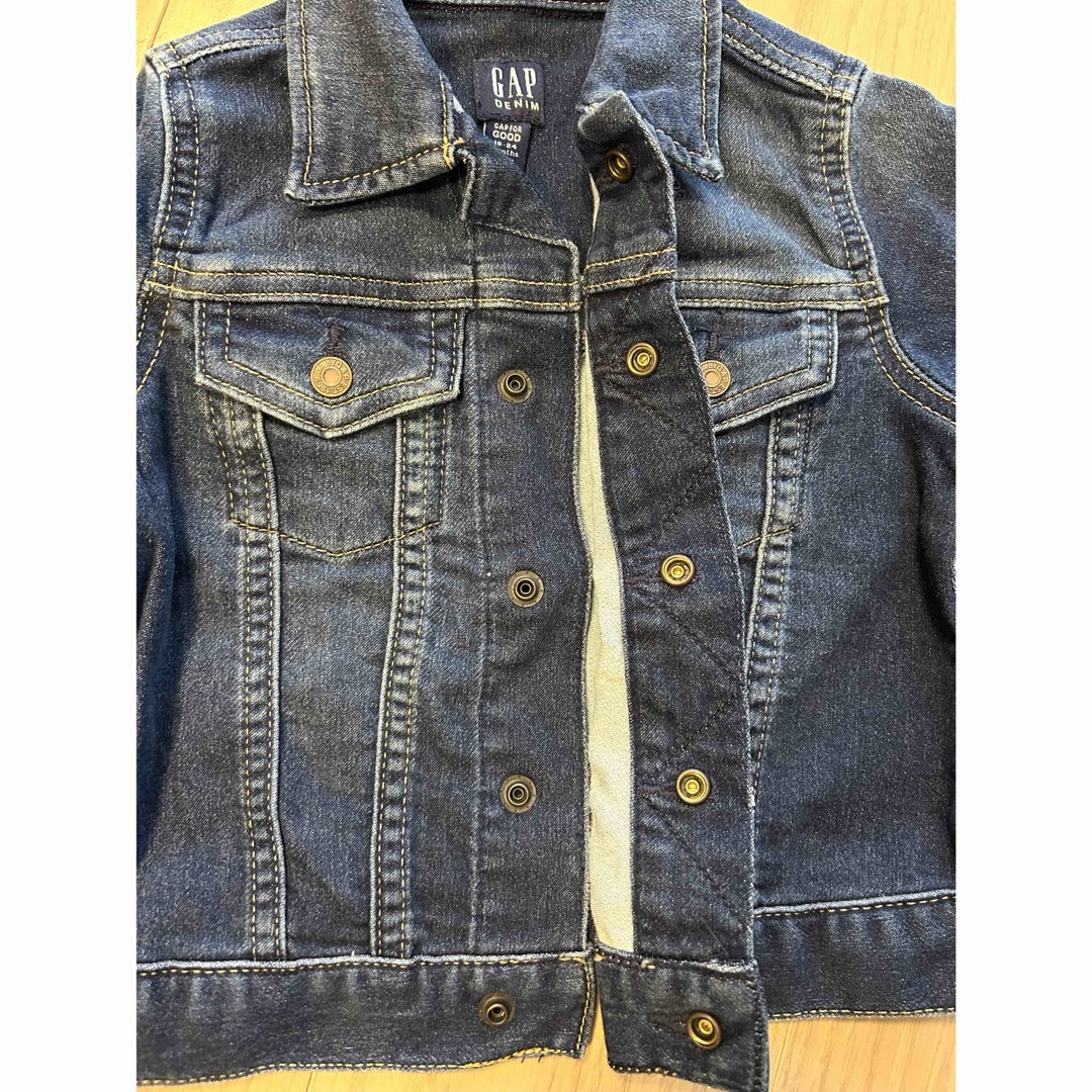 GAP(ギャップ)のGAP デニム ジャケット　90サイズ キッズ/ベビー/マタニティのキッズ服男の子用(90cm~)(ジャケット/上着)の商品写真