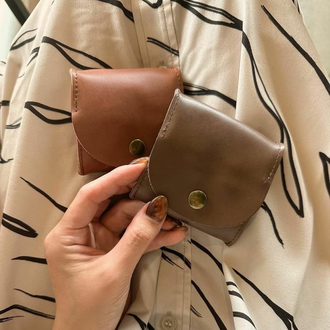 韓国♡小物　brown leather　おしゃれ　シンプル　財布　コイン入れ スマホ/家電/カメラのスマホアクセサリー(iPhoneケース)の商品写真