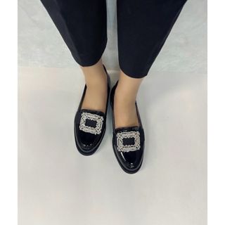 ザラ(ZARA)のチヒャンJIHYANG ビジューローファー　23.5(ローファー/革靴)