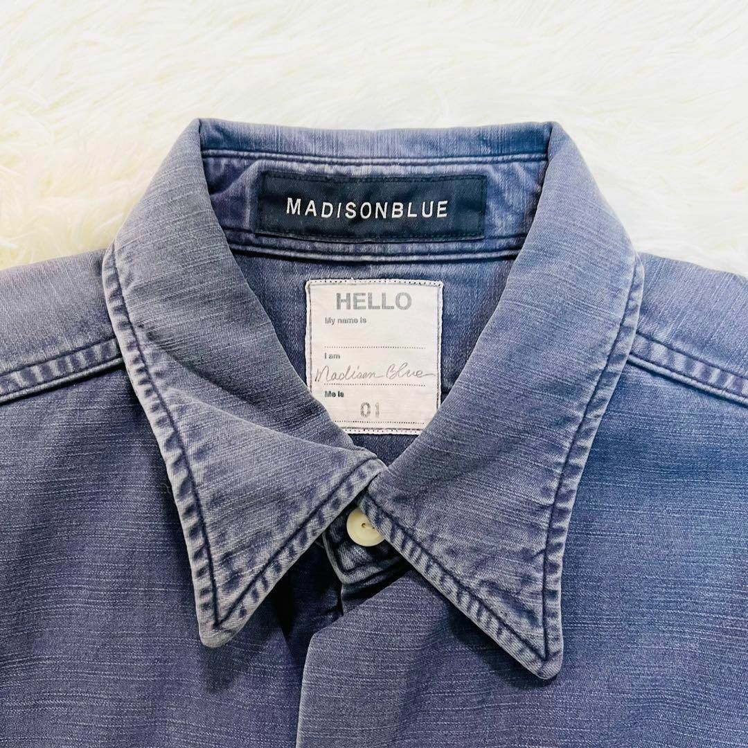 MADISONBLUE(マディソンブルー)のマディソンブルー ハンプトンバックサテンシャツ　ブルー　S デニム　サックス レディースのトップス(シャツ/ブラウス(長袖/七分))の商品写真