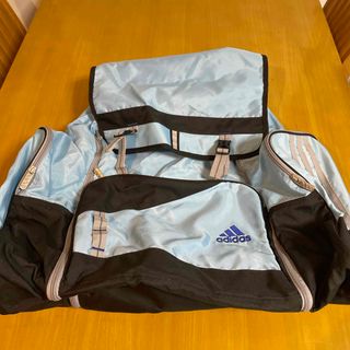 adidas アディダス　リュック　大容量(バッグパック/リュック)