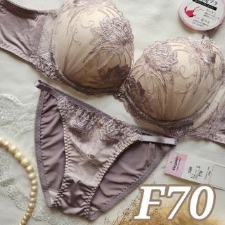 №634【F70】ビューティフルフラワーエンブロイダリー育乳脇高ブラ&ショーツ(ブラ&ショーツセット)