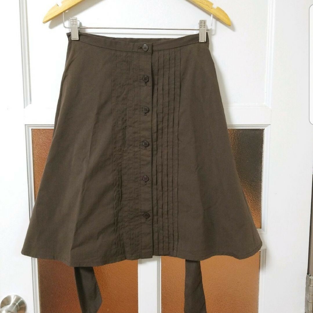 Lochie(ロキエ)のクイーンズコート リボンベルトつき 前ボタン フレアスカート ダークブラウン M レディースのスカート(ひざ丈スカート)の商品写真