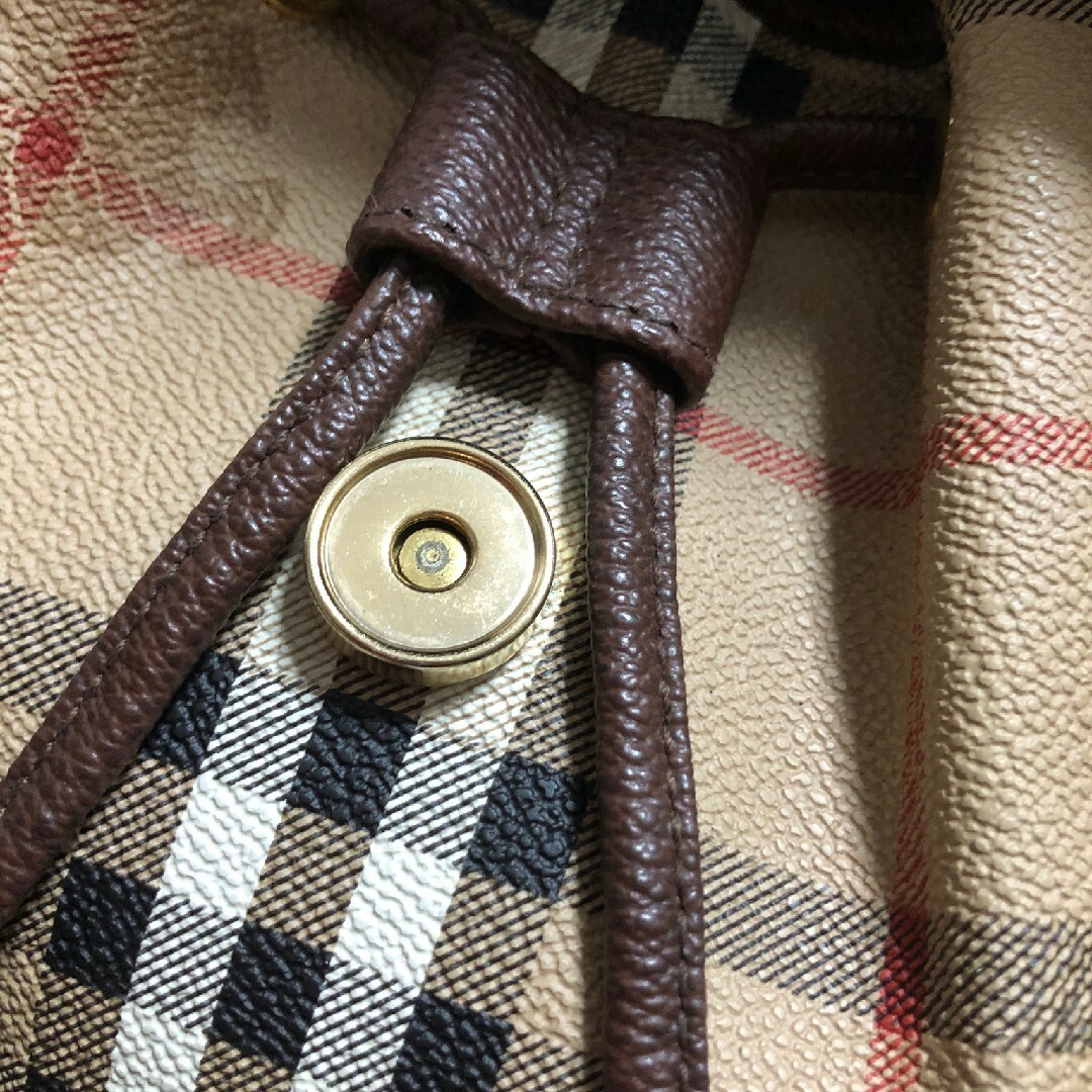 BURBERRY(バーバリー)の美品　BURBERRY　ノバチェック　リュック レディースのバッグ(リュック/バックパック)の商品写真