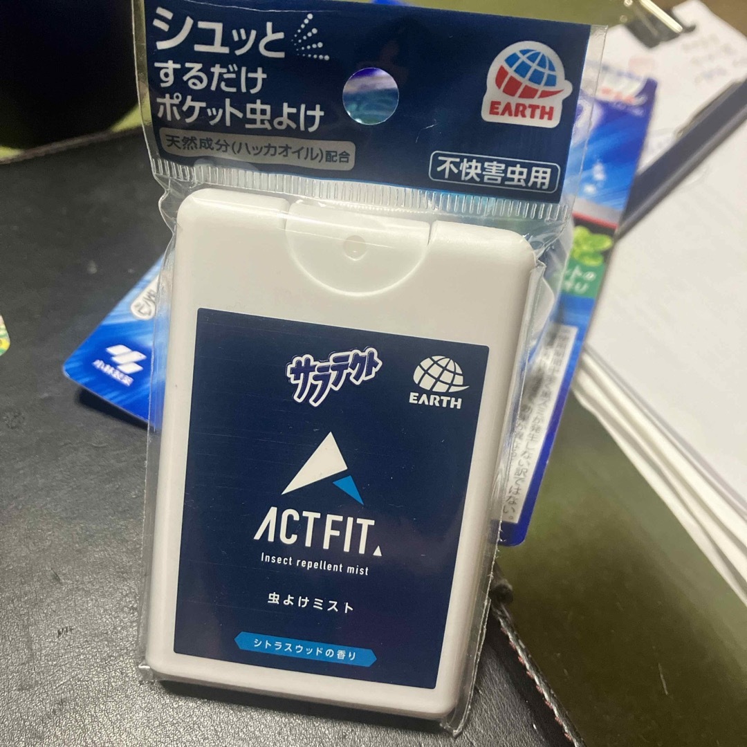 アース製薬(アースセイヤク)のサラテクト ACTFIT カードタイプ 18ml インテリア/住まい/日用品の日用品/生活雑貨/旅行(日用品/生活雑貨)の商品写真