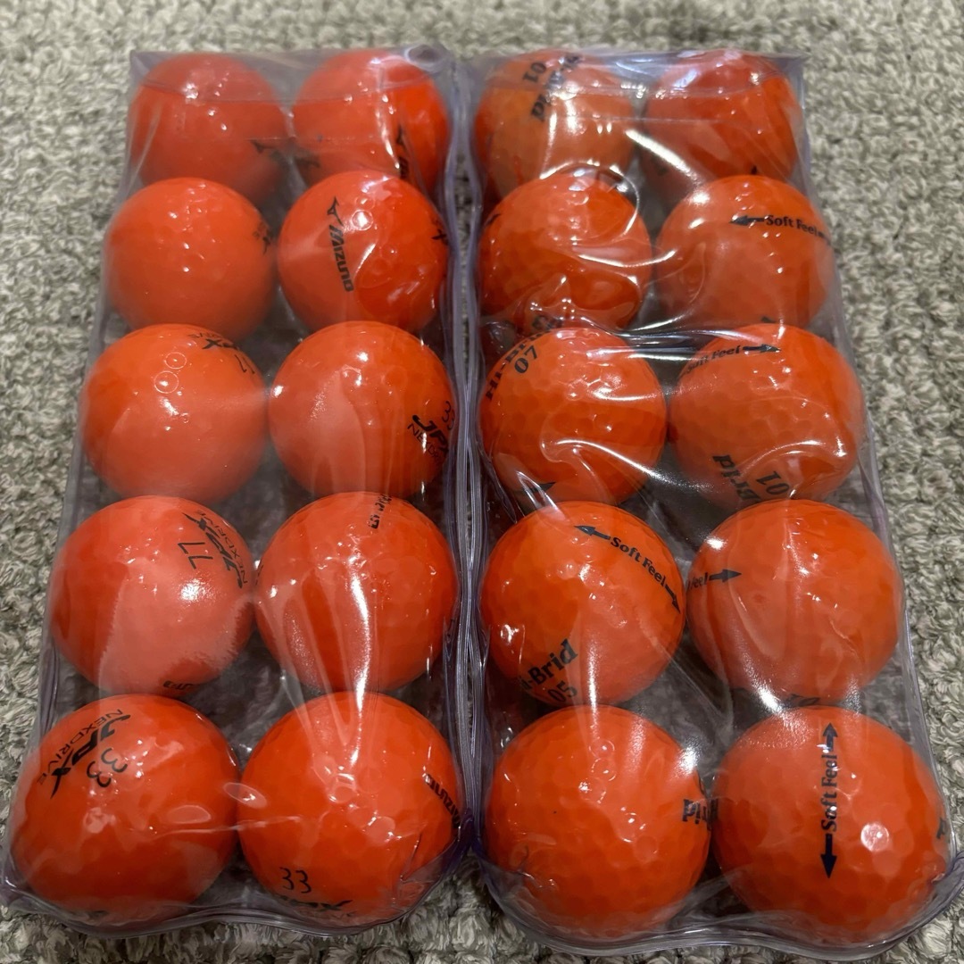 MIZUNO(ミズノ)のロストボール　ブランド　年式混合 ミックス　オレンジ　【美品】 チケットのスポーツ(ゴルフ)の商品写真