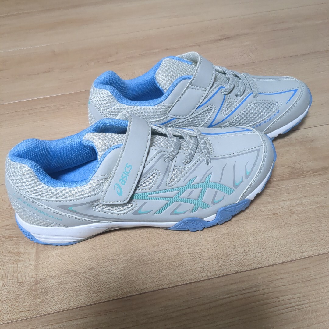 asics(アシックス)の22.5センチ　アシックススニーカー キッズ/ベビー/マタニティのキッズ靴/シューズ(15cm~)(スニーカー)の商品写真