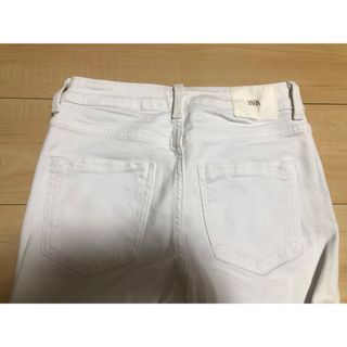 ザラ(ZARA)のZARA 白パンツ(その他)