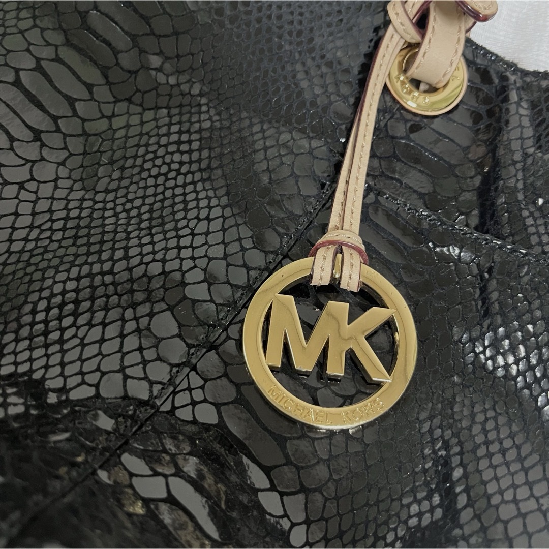 Michael Kors(マイケルコース)の【美品】Michael Kors black snakeskin トート  レディースのバッグ(トートバッグ)の商品写真