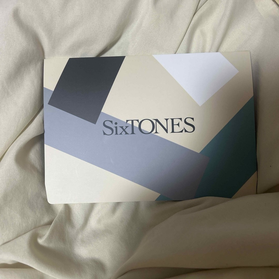 SixTONES(ストーンズ)のSixTONES カレンダー エンタメ/ホビーのタレントグッズ(アイドルグッズ)の商品写真