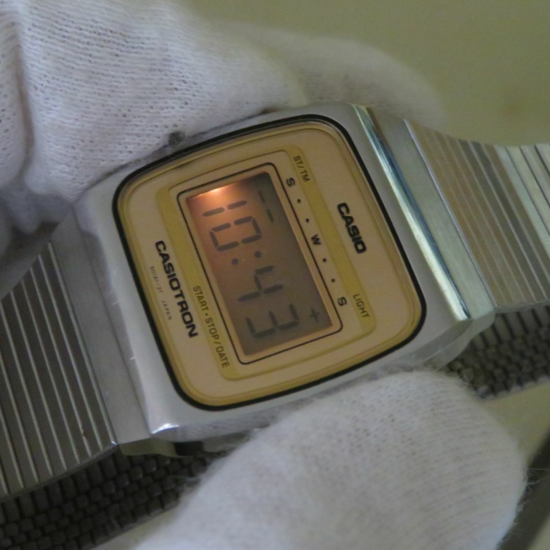 CASIO(カシオ)のCASIO CASIOTRON カシオトロン 76CS-42 ビンテージ メンズの時計(腕時計(デジタル))の商品写真