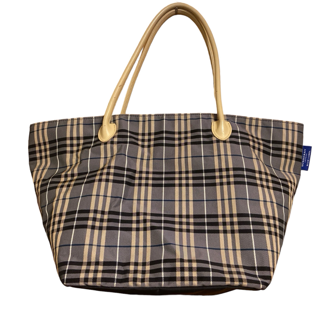 BURBERRY BLUE LABEL(バーバリーブルーレーベル)の★ Burberry ★ ネイビー　ナイロントートーバッグ ノバチェック 舟形　 レディースのバッグ(トートバッグ)の商品写真