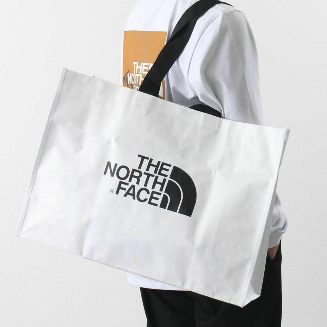 THE NORTH FACE(ザノースフェイス)の韓国限定　ホワイトレーベル　ノースフェイス　ショッパー　エコバッグ　Lサイズ レディースのバッグ(ショップ袋)の商品写真