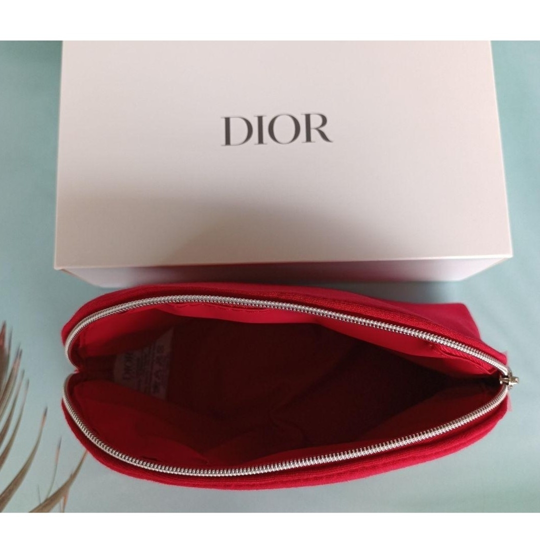 Christian Dior(クリスチャンディオール)の新品未使用 ディオール ポーチ レッド ノベルティ レディースのファッション小物(ポーチ)の商品写真