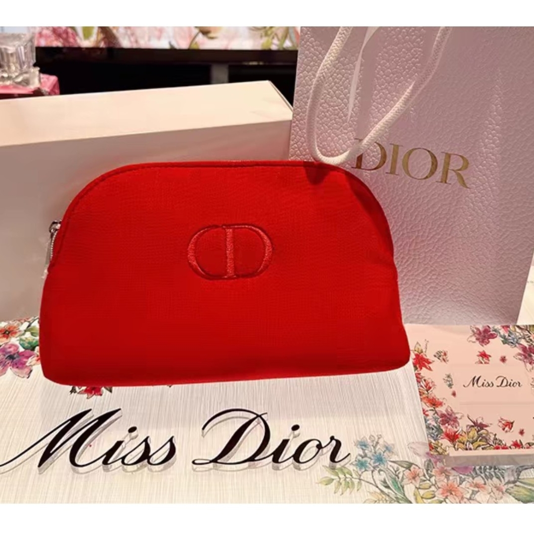 Christian Dior(クリスチャンディオール)の新品未使用 ディオール ポーチ レッド ノベルティ レディースのファッション小物(ポーチ)の商品写真