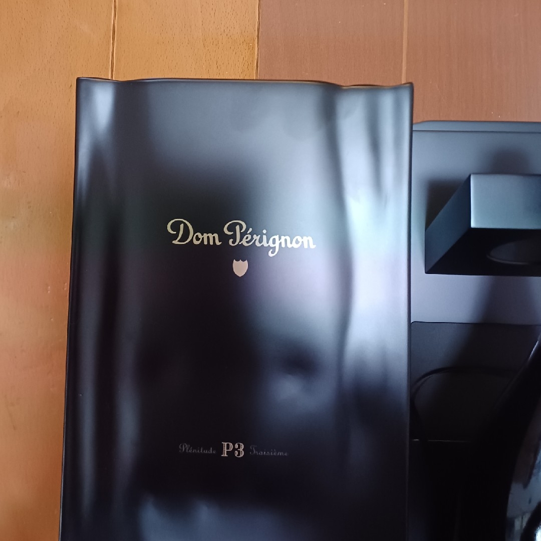 Dom Pérignon(ドンペリニヨン)の【正規品】ドンペリニョン　P3 1993 空瓶　コルク　箱　冊子フルセット 食品/飲料/酒の酒(シャンパン/スパークリングワイン)の商品写真