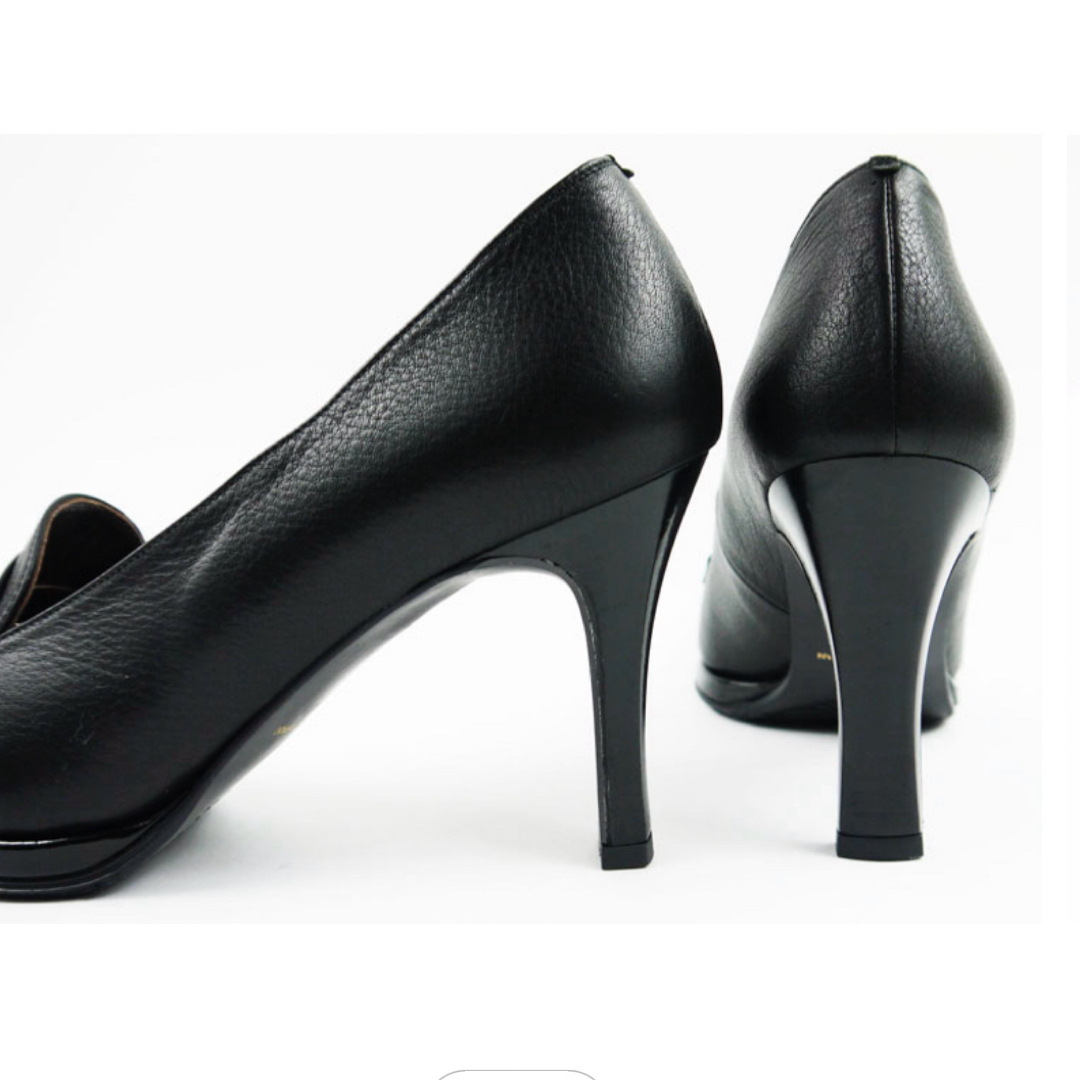 ストーム付きヒールローファー 黒 ブラック  エナメル ヒール 8.8c レディースの靴/シューズ(ローファー/革靴)の商品写真