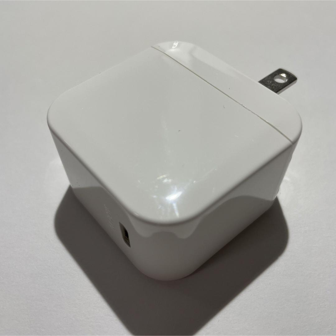 ︎✿ ＰＤ 急速充電ＡＣアダプタ（ＵＳＢ ＰＯＷＥＲ ＤＥＬＩＶＥＲＹ、２０Ｗ） スマホ/家電/カメラのスマートフォン/携帯電話(バッテリー/充電器)の商品写真