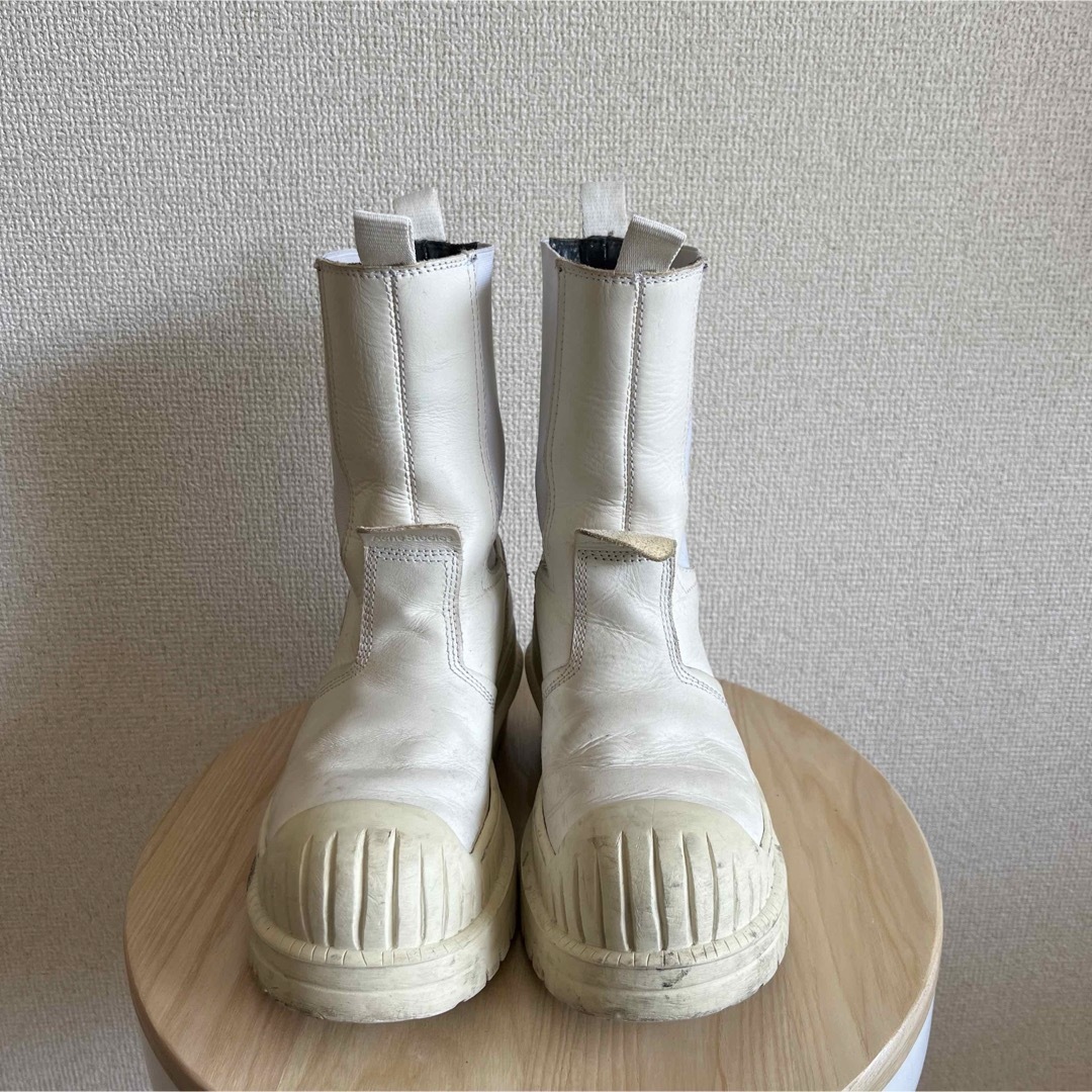 Acne Studios(アクネストゥディオズ)のAcne Studios レザーサイドゴアブーツ 白 ホワイト レディースの靴/シューズ(ブーツ)の商品写真