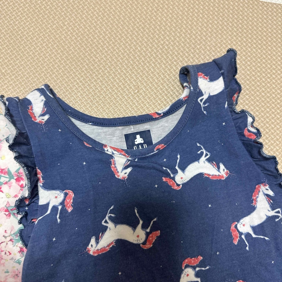 babyGAP(ベビーギャップ)のbaby GAP ウィンドブレーカー　ナイロン　女の子　ペガサスワンピース キッズ/ベビー/マタニティのキッズ服女の子用(90cm~)(ジャケット/上着)の商品写真