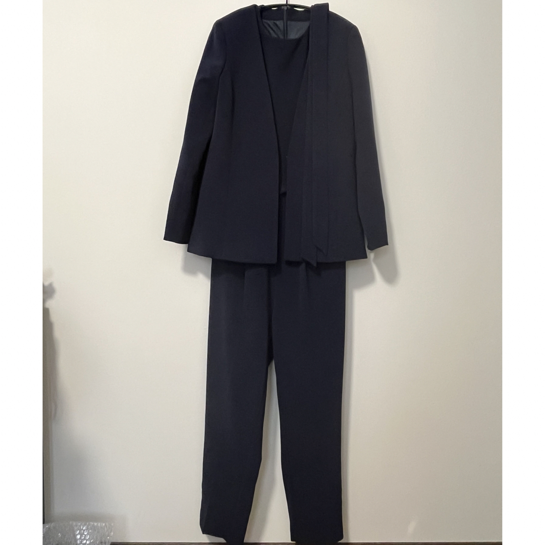 Flolia(フロリア)のFlolia ネイビー　セットアップオールインワン　スーツ レディースのフォーマル/ドレス(スーツ)の商品写真