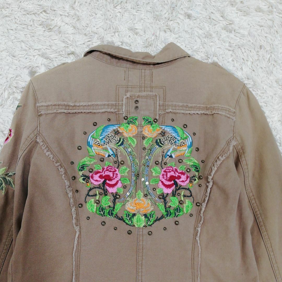 ミリタリージャケット　フランス製　ボタニカル柄　刺繍　金ボタン　スパンコール　M レディースのジャケット/アウター(ミリタリージャケット)の商品写真