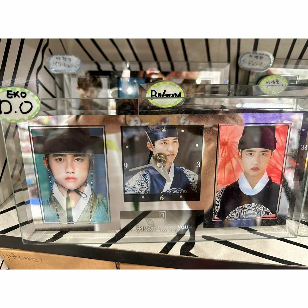 EXO ディオ 写真付きクリスタルフォトフレーム　時計 エンタメ/ホビーのタレントグッズ(アイドルグッズ)の商品写真