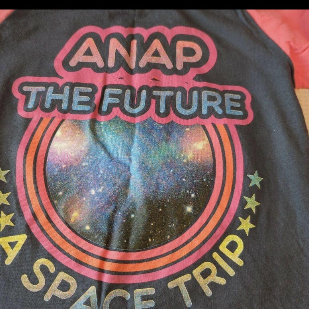 ANAP Kids(アナップキッズ)の中古　ANAP　ラグラン　宇宙　スペース　ピンク　100 長袖　ロンティ キッズ/ベビー/マタニティのキッズ服女の子用(90cm~)(Tシャツ/カットソー)の商品写真