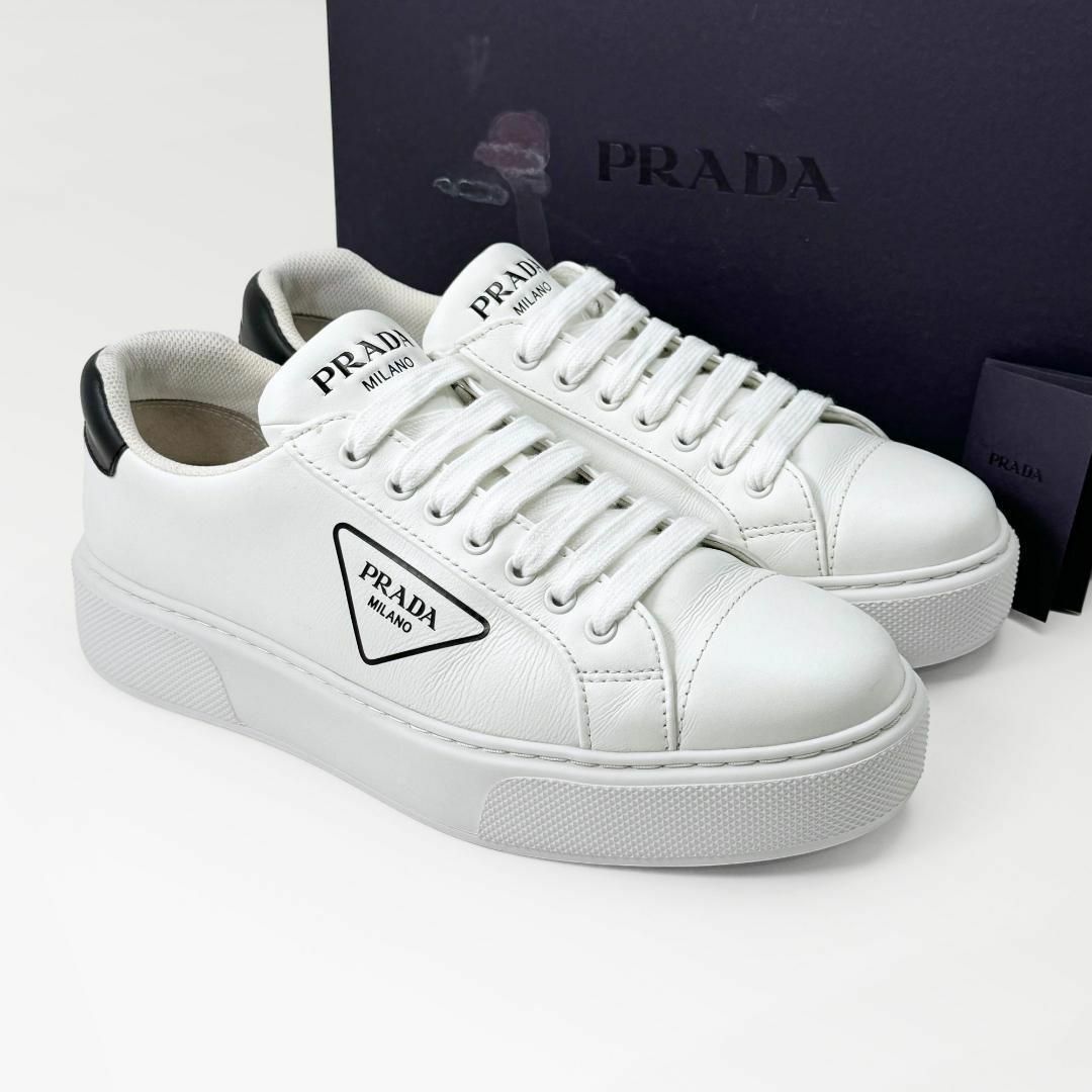 PRADA(プラダ)の◎美品◎プラダ 厚底 スニーカー 三角ロゴ トライアングル 厚底 白 28 9 メンズの靴/シューズ(スニーカー)の商品写真