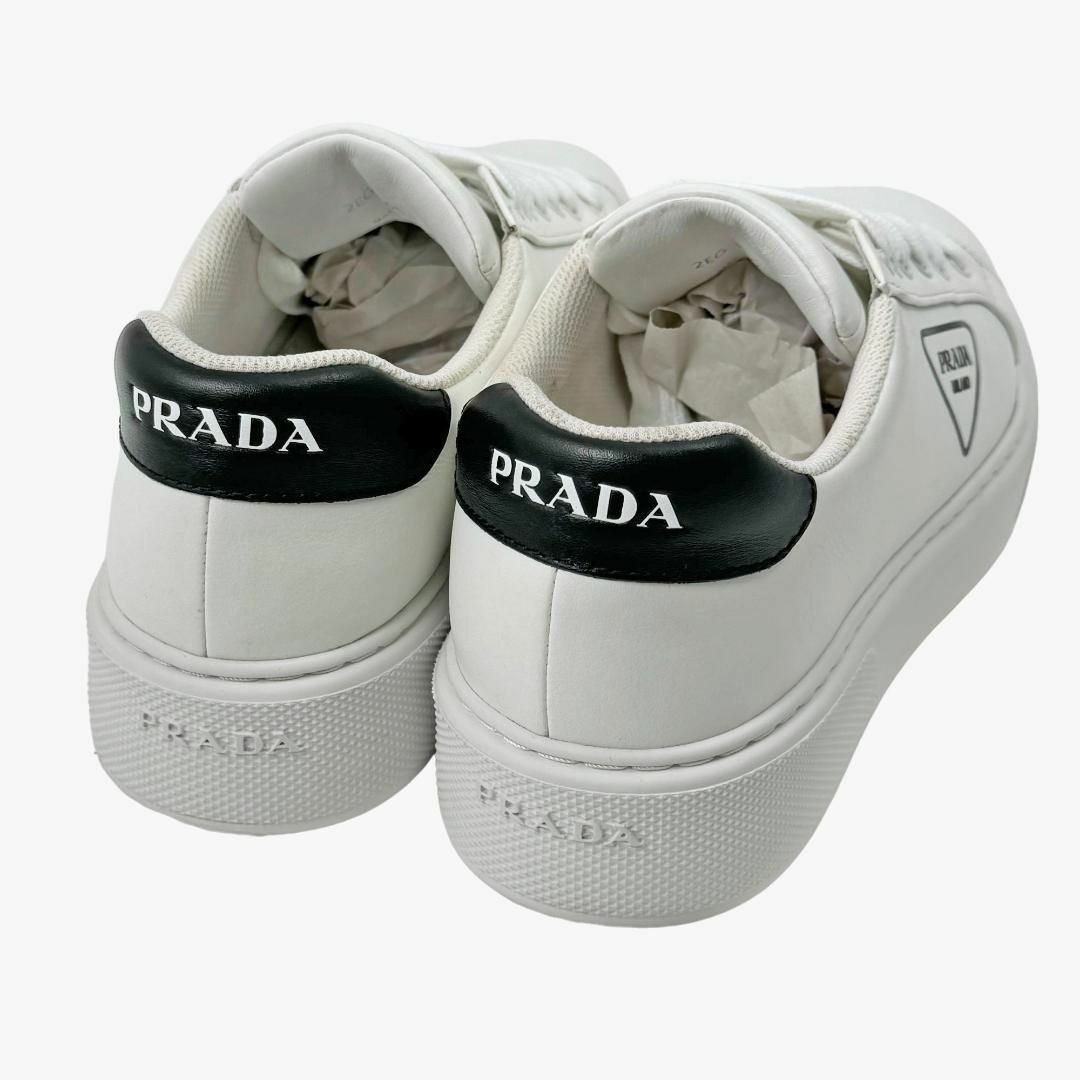 PRADA(プラダ)の◎美品◎プラダ 厚底 スニーカー 三角ロゴ トライアングル 厚底 白 28 9 メンズの靴/シューズ(スニーカー)の商品写真