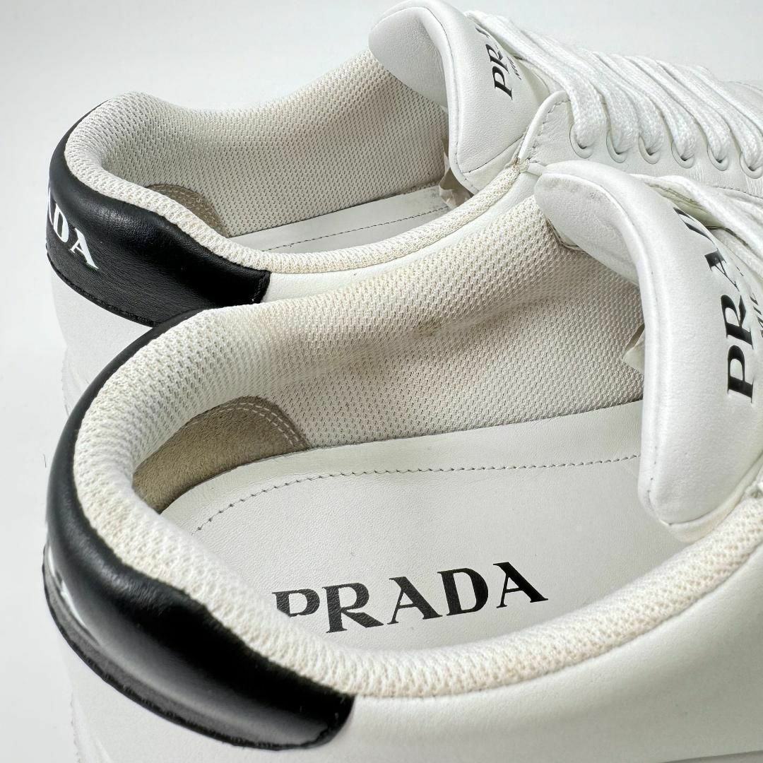 PRADA(プラダ)の◎美品◎プラダ 厚底 スニーカー 三角ロゴ トライアングル 厚底 白 28 9 メンズの靴/シューズ(スニーカー)の商品写真