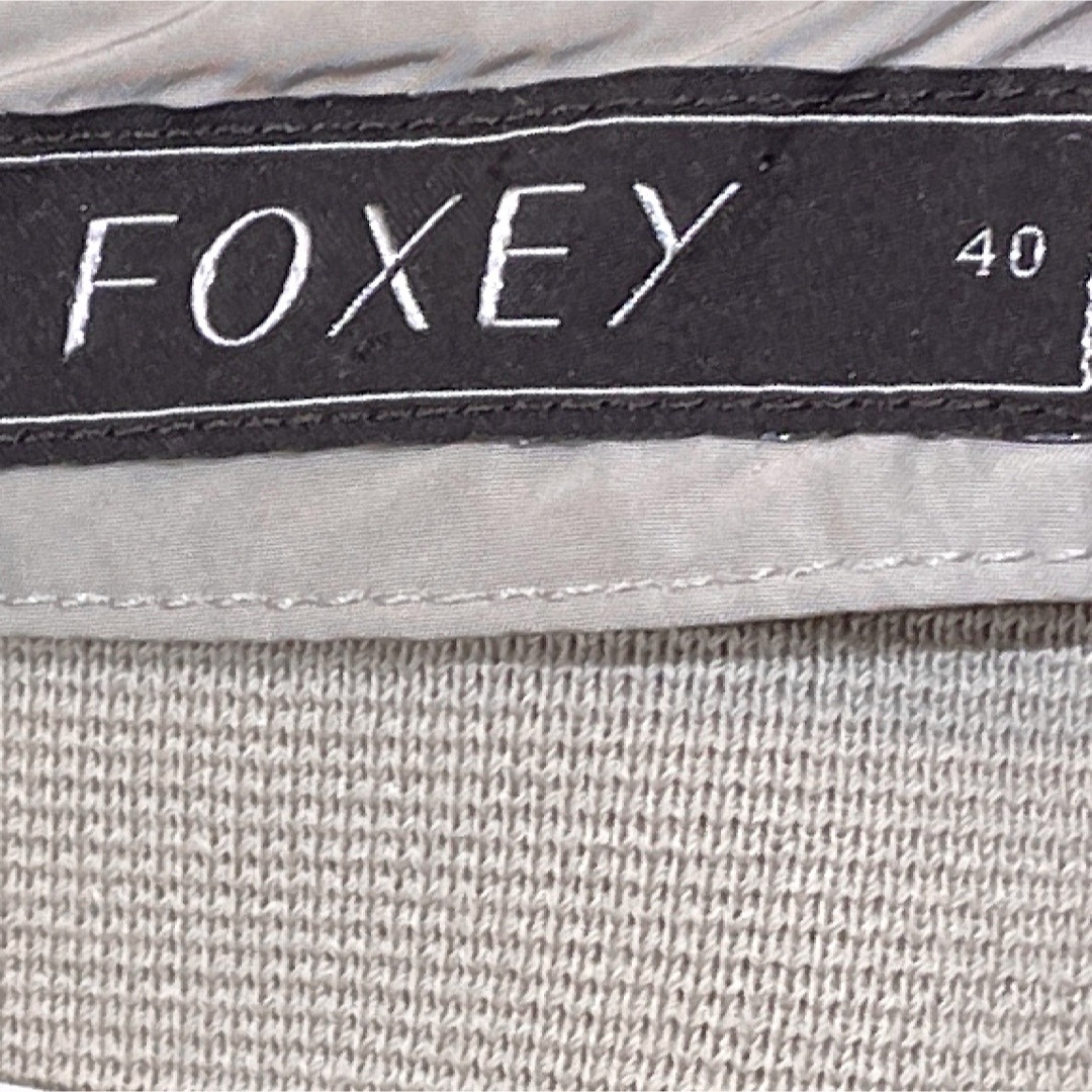 FOXEY(フォクシー)のFOXEY フォクシー ベージュ ニットワンピース レトロ レディースのワンピース(ひざ丈ワンピース)の商品写真