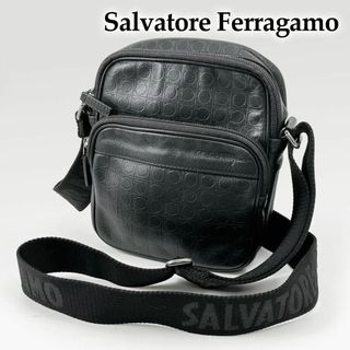 サルヴァトーレフェラガモ(Salvatore Ferragamo)のフェラガモ ミニショルダーバッグ ガンチーニ柄 エンボス レザー 黒 ブラック(ショルダーバッグ)