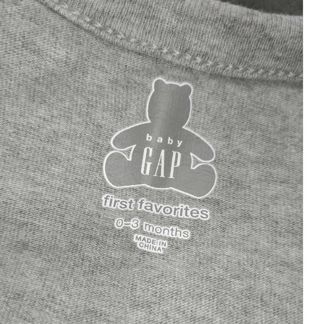 babyGAP(ベビーギャップ)のGAPベビーロンパース キッズ/ベビー/マタニティのベビー服(~85cm)(ロンパース)の商品写真