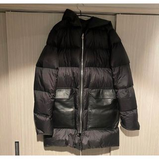 リックオウエンス(Rick Owens)の定価25万 リックオウエンス　レザー ポケット ロング ダウン ジャケット 50(ダウンジャケット)