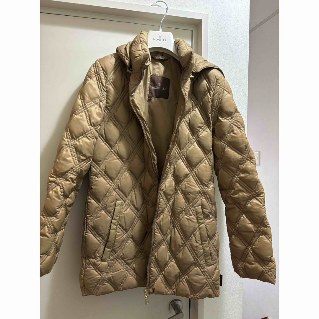 MONCLER(モンクレール)のMONCLER キルティングダウンコート レディースのジャケット/アウター(ダウンコート)の商品写真