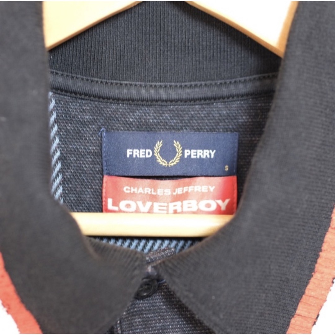 FRED PERRY(フレッドペリー)のFred Perry Charles Jeffrey LOVERBOY ポロ メンズのトップス(ポロシャツ)の商品写真