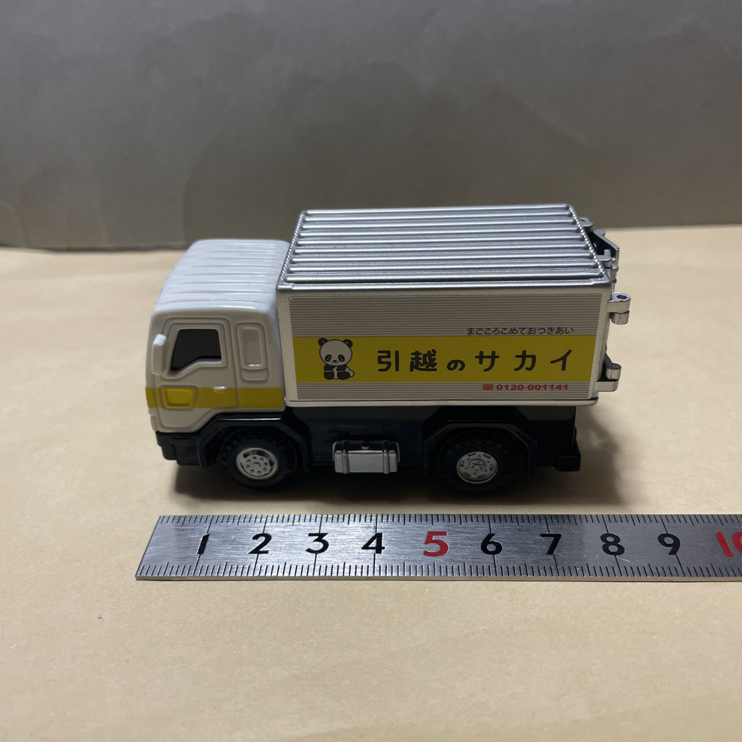 引越しのサカイ　トラックミニカー　 USED 美品　送料無料　6-4 エンタメ/ホビーのおもちゃ/ぬいぐるみ(ミニカー)の商品写真